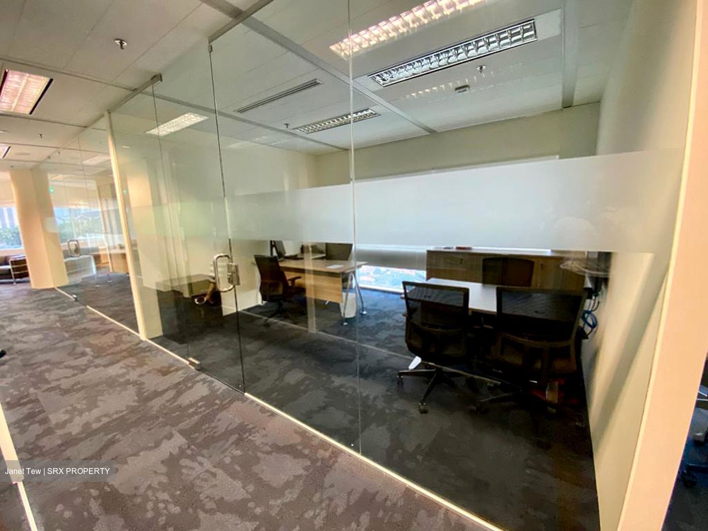 Gateway West (D7), Office #537064041
